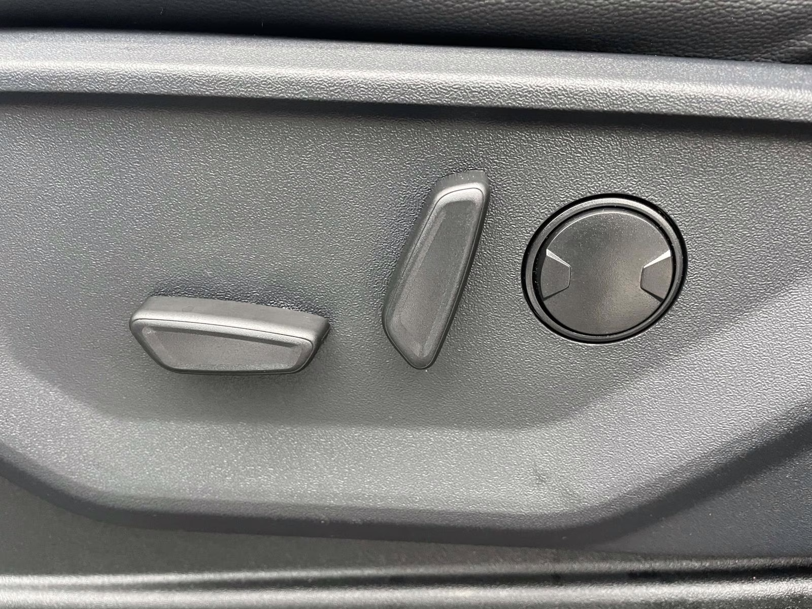 2026 Avalanche Ford Super Duty F-250 SRW Lariat 4X4 Truck