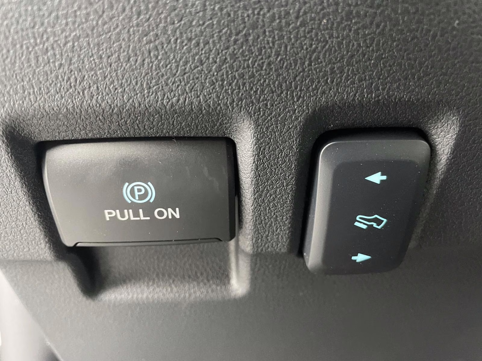 2026 Avalanche Ford Super Duty F-250 SRW Lariat 4X4 Truck