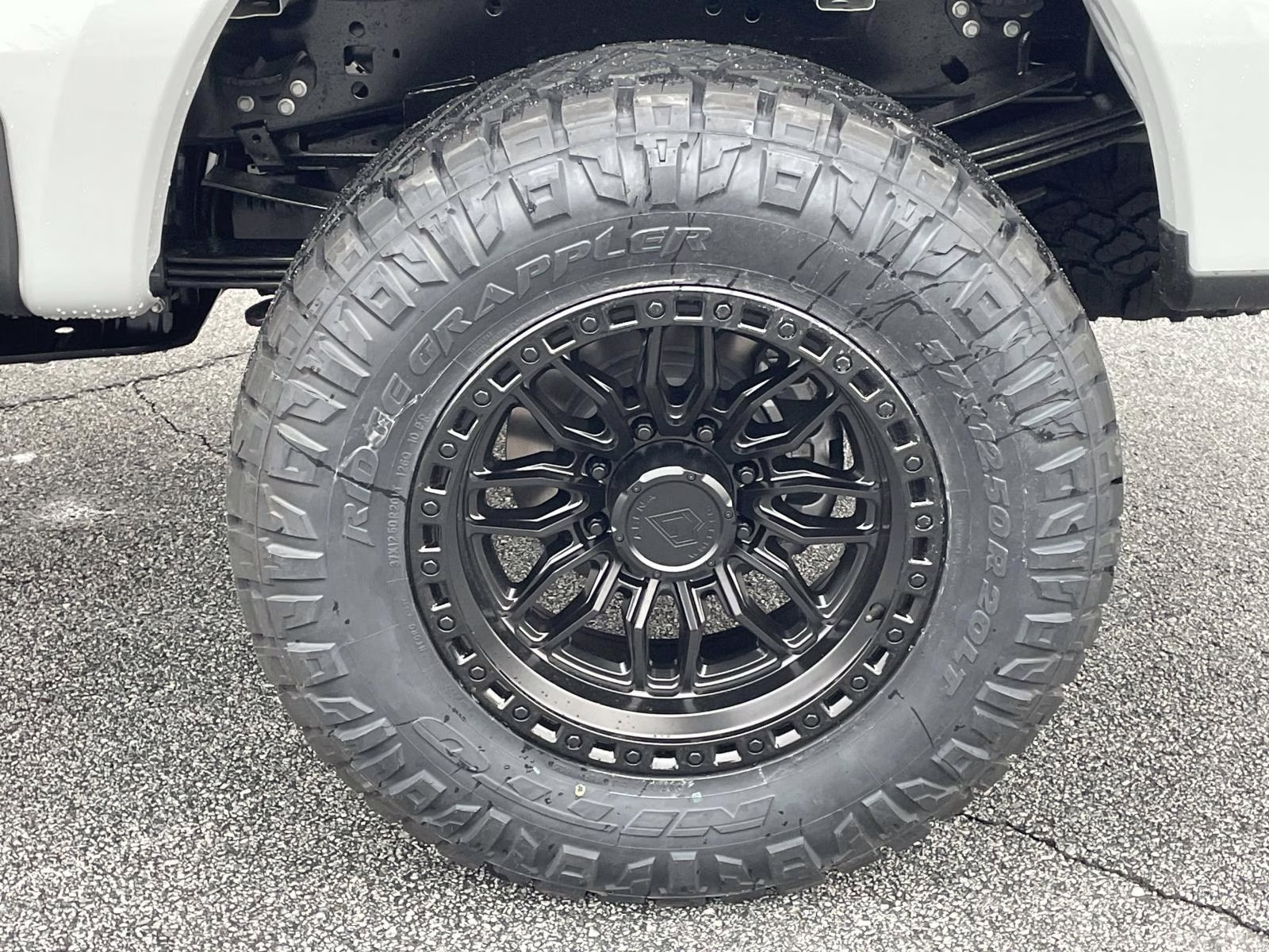 2026 Avalanche Ford Super Duty F-250 SRW Lariat 4X4 Truck