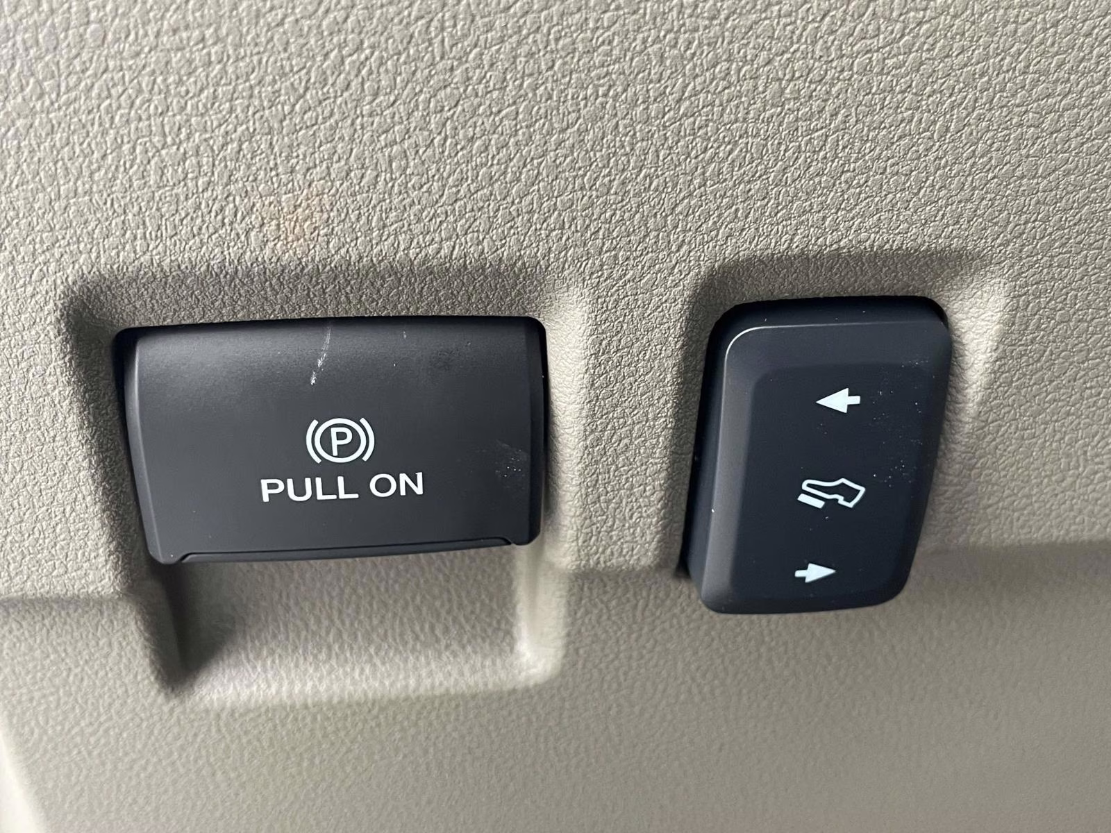 2026 White Metallic Ford Super Duty F-450 DRW Platinum 4X4 Truck