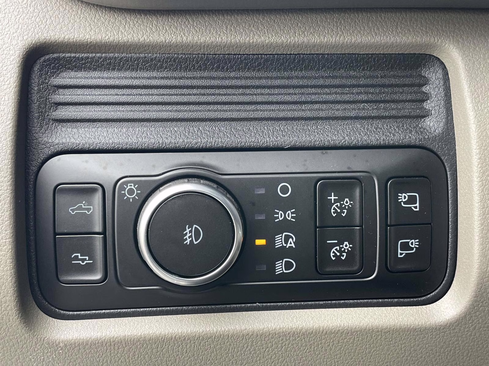 2026 White Metallic Ford Super Duty F-450 DRW Platinum 4X4 Truck