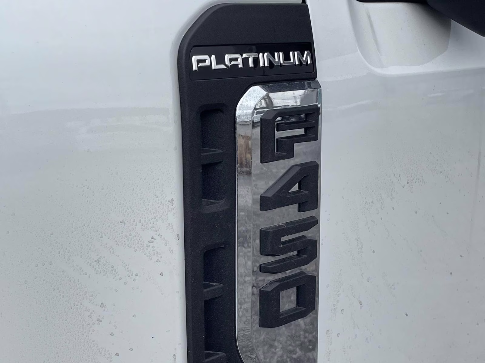 2026 White Metallic Ford Super Duty F-450 DRW Platinum 4X4 Truck