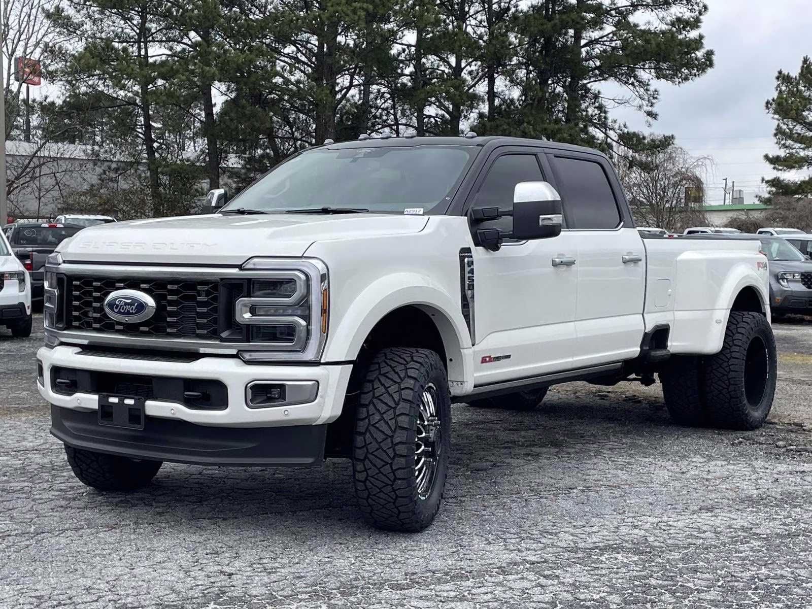 2026 White Metallic Ford Super Duty F-450 DRW Platinum 4X4 Truck