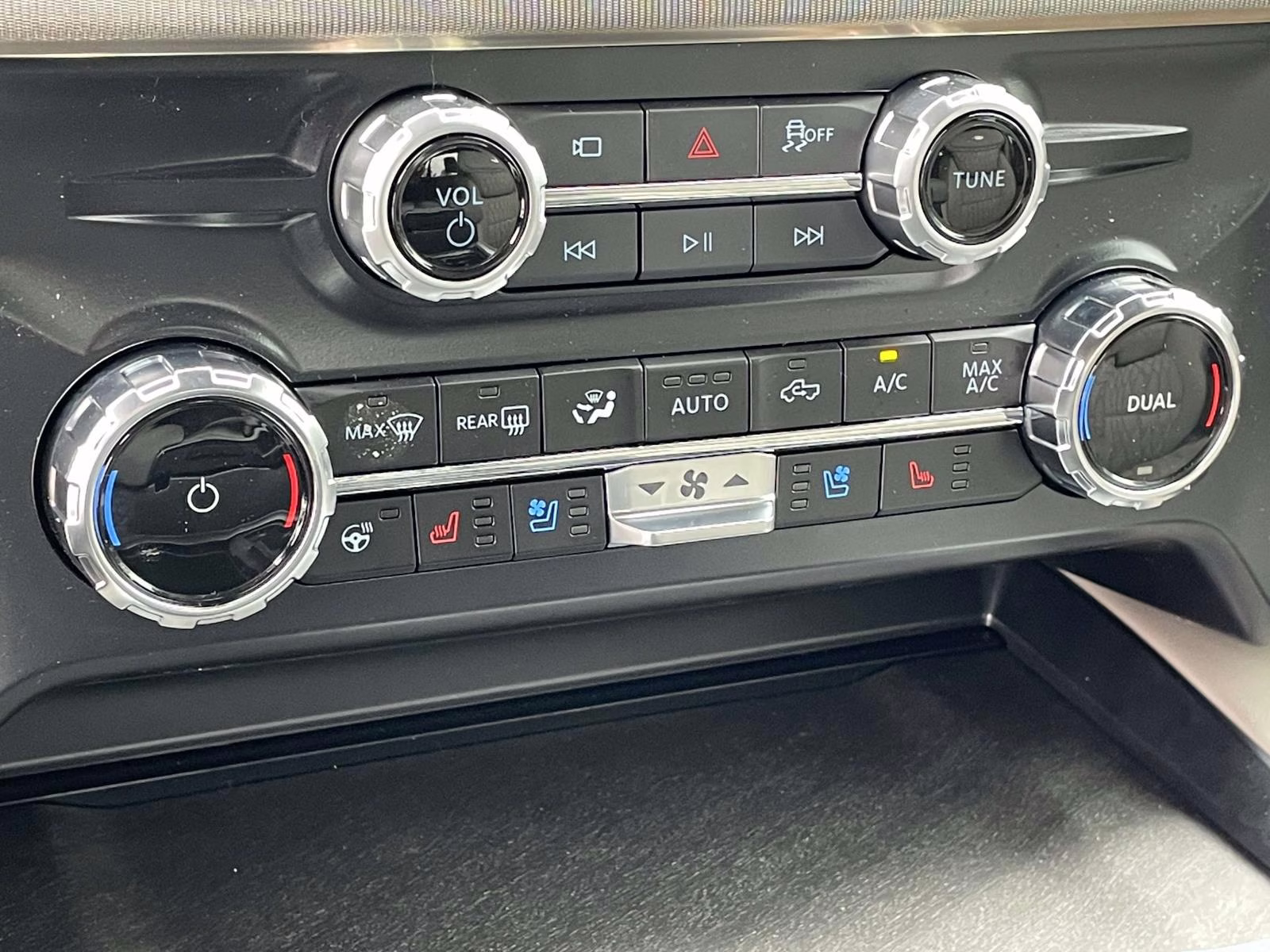 2026 White Metallic Ford Super Duty F-450 DRW Platinum 4X4 Truck