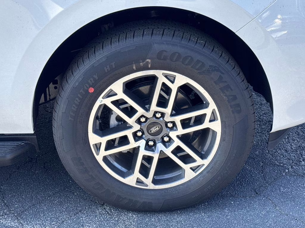 2026 White Metallic Ford Expedition Max Active RWD SUV