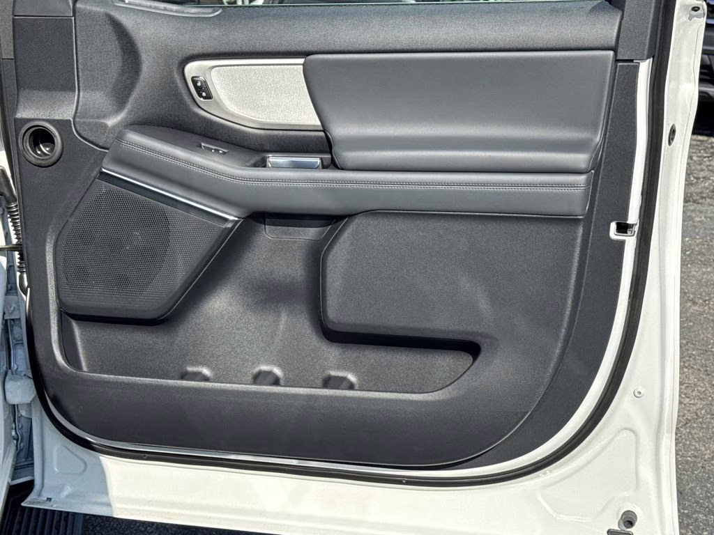 2026 White Metallic Ford Expedition Max Active RWD SUV