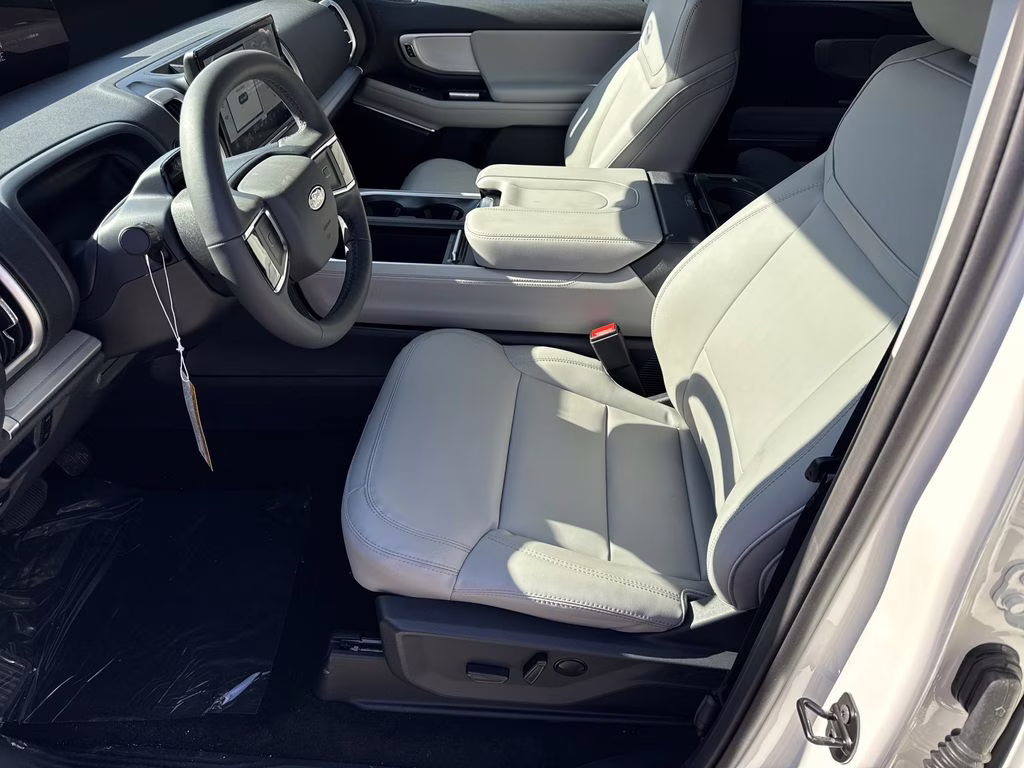 2026 White Metallic Ford Expedition Max Active RWD SUV