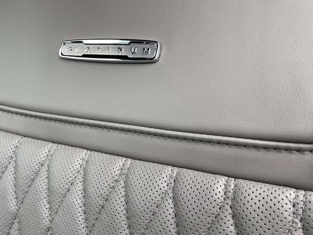 2026 White Metallic Ford Super Duty F-450 DRW Platinum 4X4 Truck