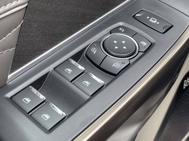 2026 White Metallic Ford Super Duty F-450 DRW Platinum 4X4 Truck