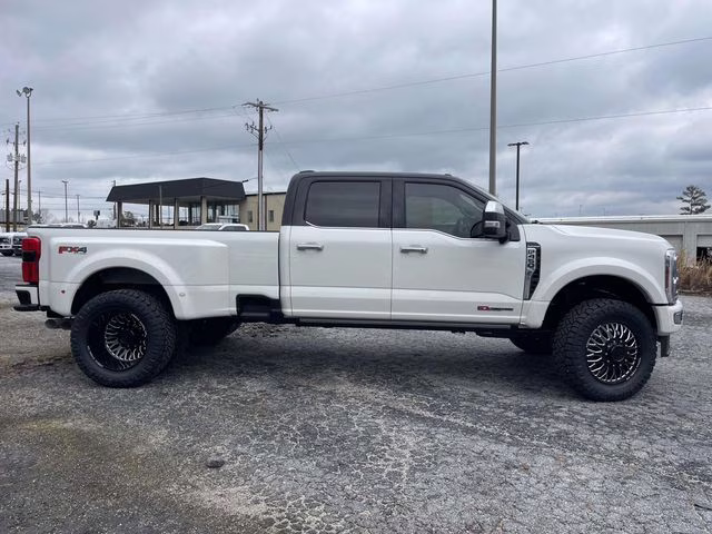 2026 White Metallic Ford Super Duty F-450 DRW Platinum 4X4 Truck