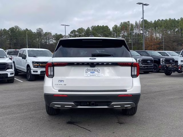 2026 Star White Metallic Tri-Coat Ford Explorer Active RWD SUV
