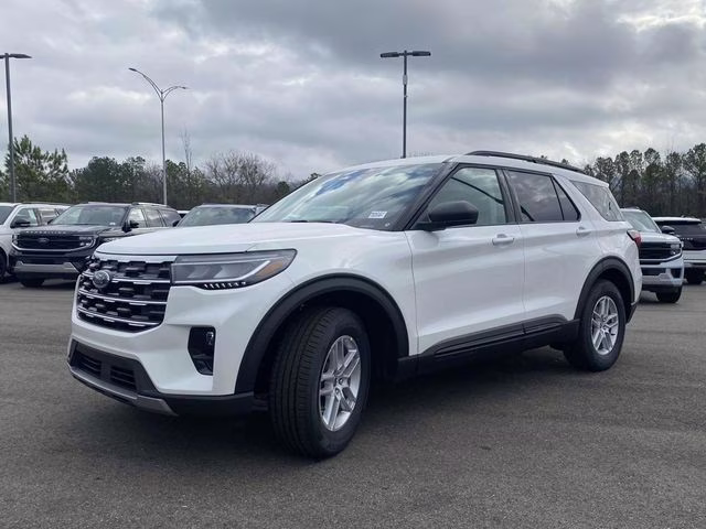 2026 Star White Metallic Tri-Coat Ford Explorer Active RWD SUV