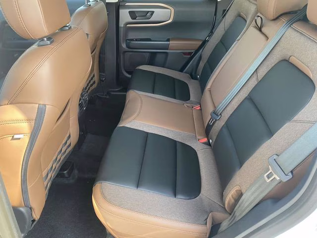 2025 Oxford White Ford Bronco Sport Outer Banks 4X4 SUV