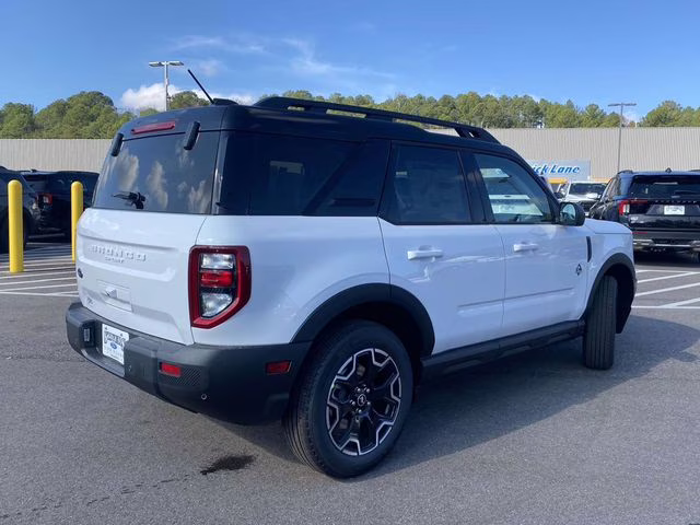 2025 Oxford White Ford Bronco Sport Outer Banks 4X4 SUV