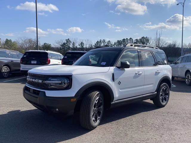 2025 Oxford White Ford Bronco Sport Outer Banks 4X4 SUV