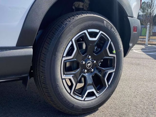 2025 Oxford White Ford Bronco Sport Outer Banks 4X4 SUV