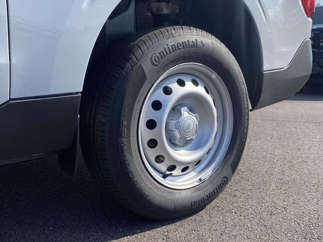 2026 White Metallic Ford Maverick XL AWD Truck