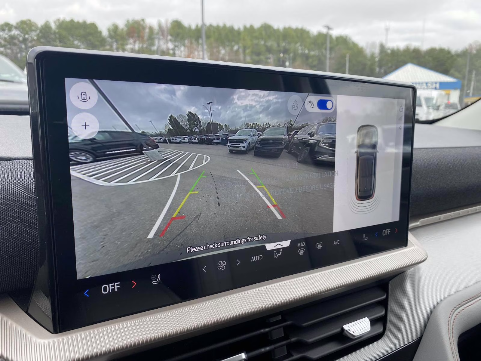 2026 Star White Metallic Tri-Coat Ford Explorer Active RWD SUV