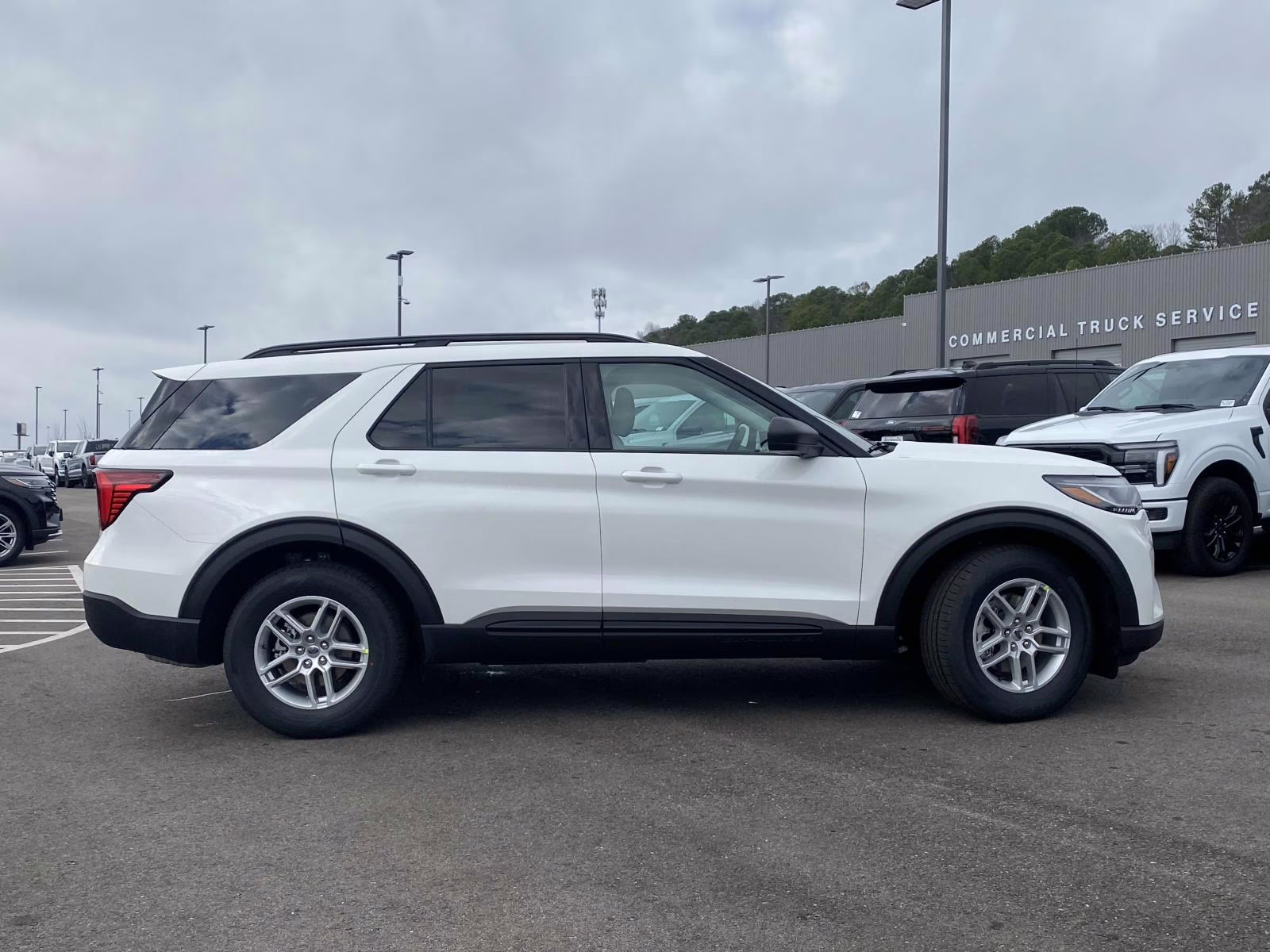 2026 Star White Metallic Tri-Coat Ford Explorer Active RWD SUV