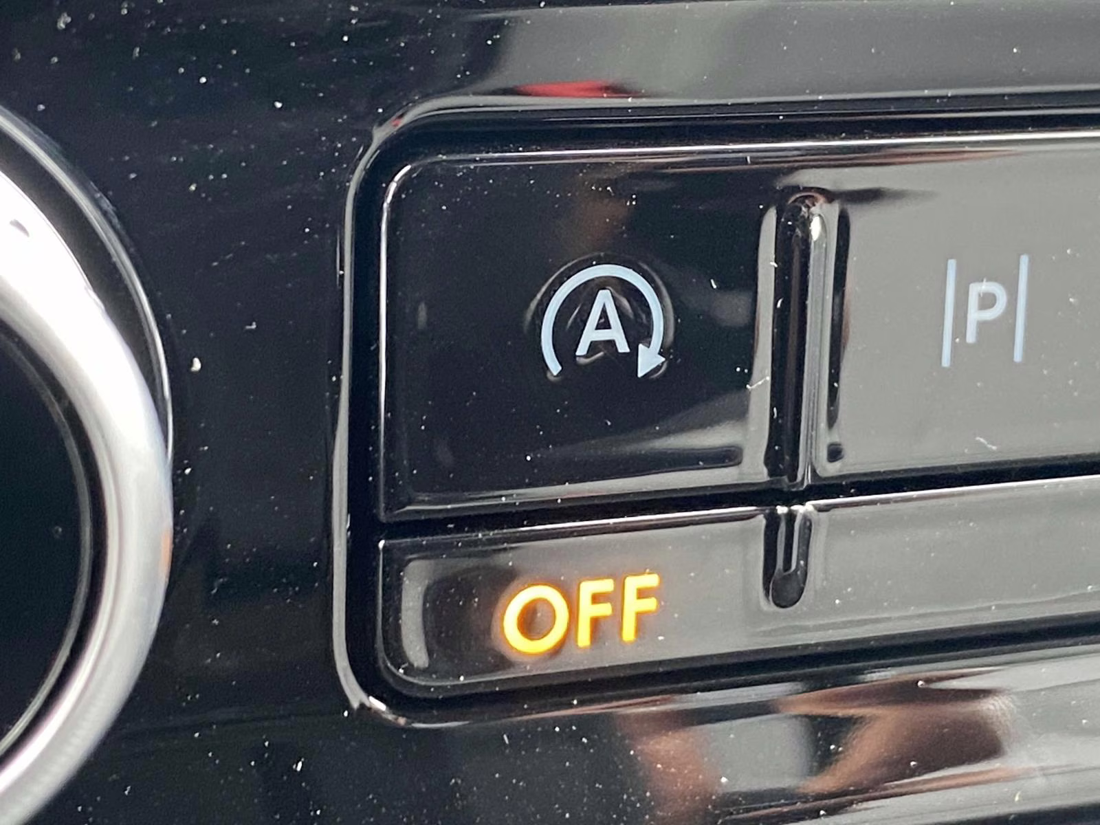 2026 Star White Metallic Tri-Coat Ford Explorer Active RWD SUV