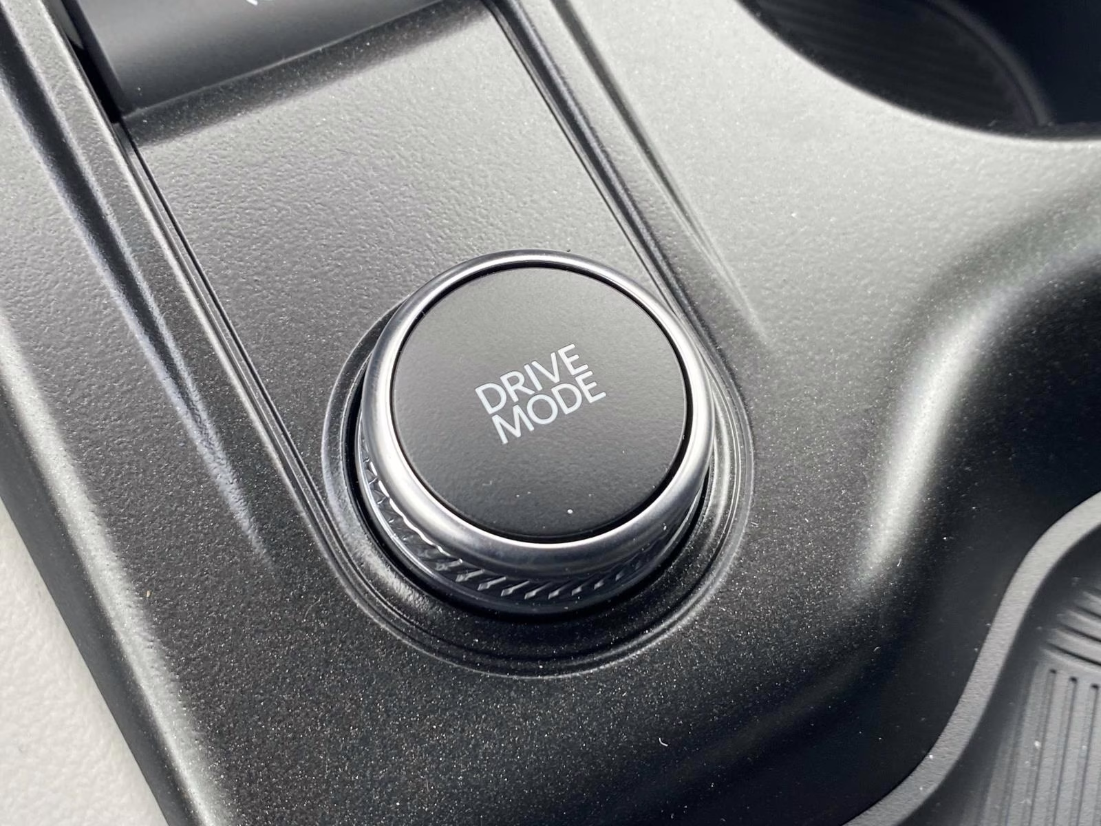 2026 Star White Metallic Tri-Coat Ford Explorer Active RWD SUV