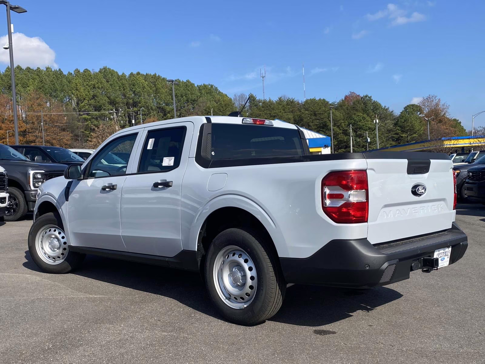 2026 White Metallic Ford Maverick XL AWD Truck