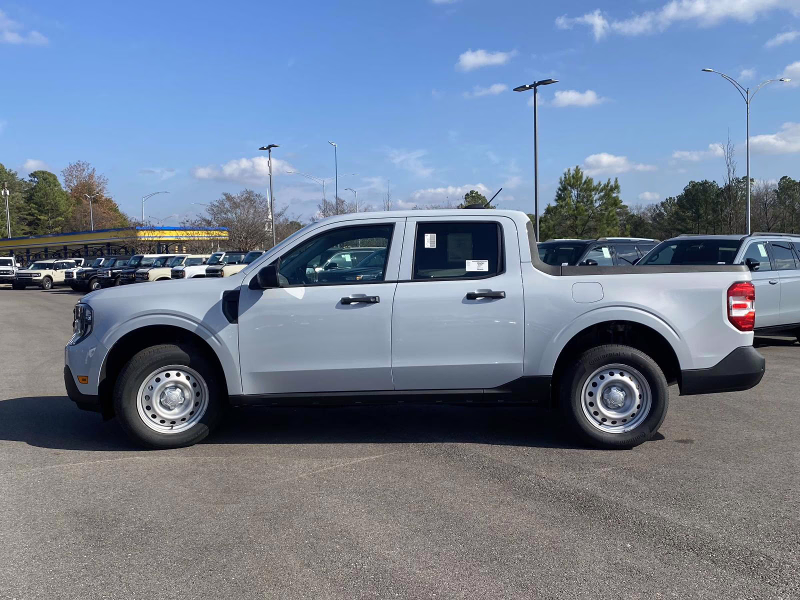 2026 White Metallic Ford Maverick XL AWD Truck