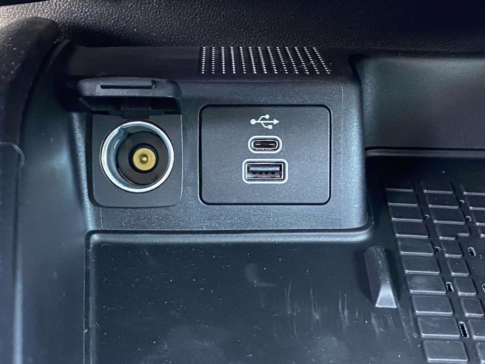 2025 Oxford White Ford Bronco Sport Outer Banks 4X4 SUV