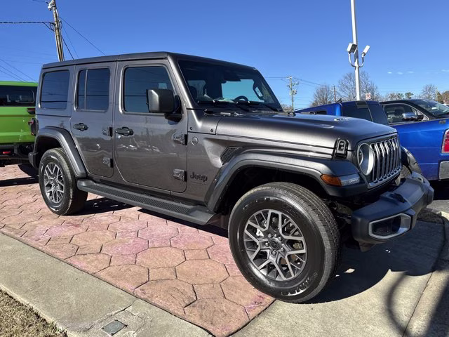 2026 granite crystal metallic clearcoat Jeep Wrangler Sahara 4X4 Convertible