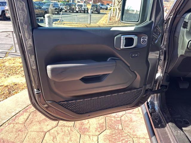 2026 Granite Crystal Metallic Clearcoat Jeep Wrangler Willys 4X4 Convertible