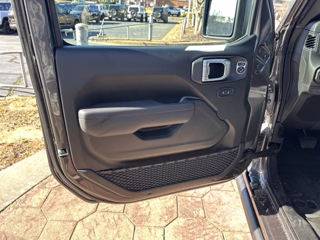 2026 Granite Crystal Metallic Clearcoat Jeep Wrangler Willys 4X4 Convertible