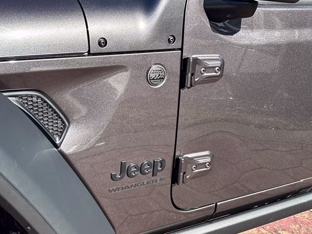 2026 Granite Crystal Metallic Clearcoat Jeep Wrangler Willys 4X4 Convertible