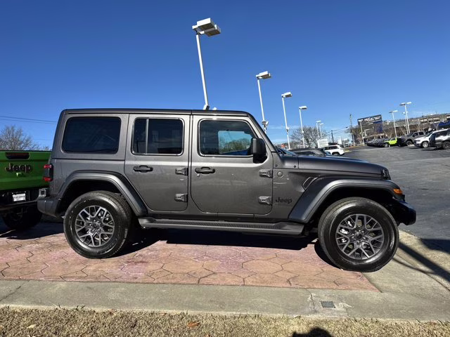 2026 granite crystal metallic clearcoat Jeep Wrangler Sahara 4X4 Convertible
