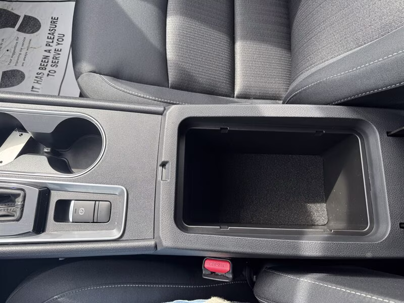 2022 Gun Metallic Nissan Altima 2.5 SV AWD Sedan