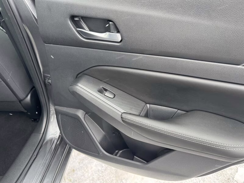 2022 Gun Metallic Nissan Altima 2.5 SV AWD Sedan