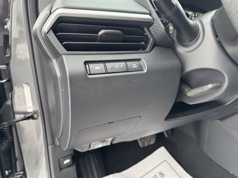 2022 Gun Metallic Nissan Altima 2.5 SV AWD Sedan