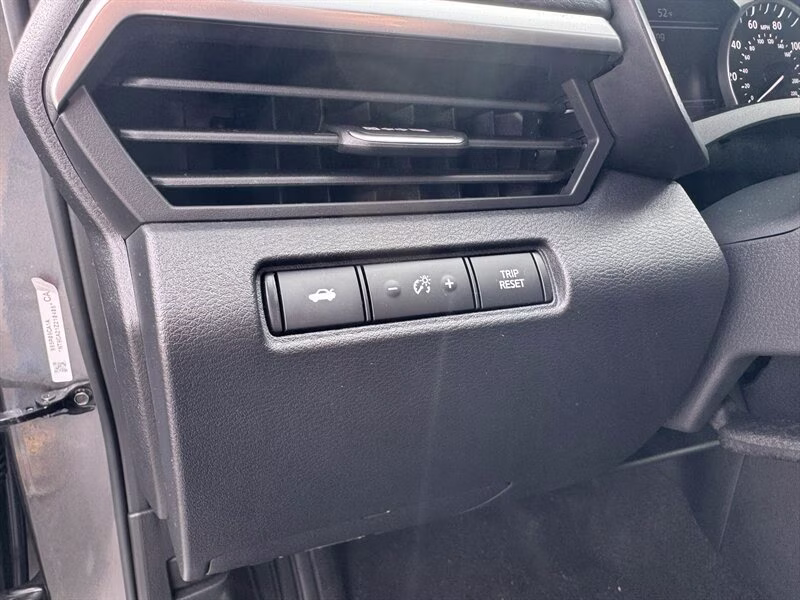 2022 Gun Metallic Nissan Altima 2.5 SV AWD Sedan