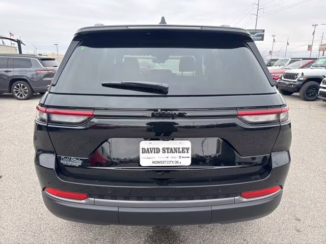 2026 Diamond Black Jeep Grand Cherokee Altitude RWD SUV