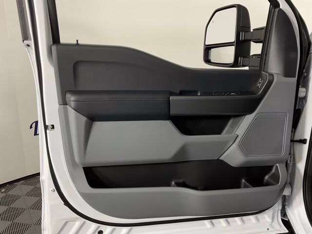 2026 Oxford White Ford Super Duty F-250 SRW XL 4X4 Truck