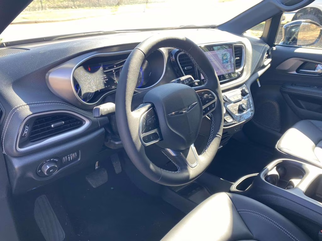 2026 Bright White Clearcoat Chrysler Pacifica Select FWD Van