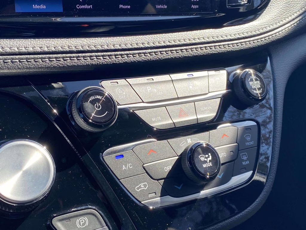 2026 Bright White Clearcoat Chrysler Pacifica Select FWD Van