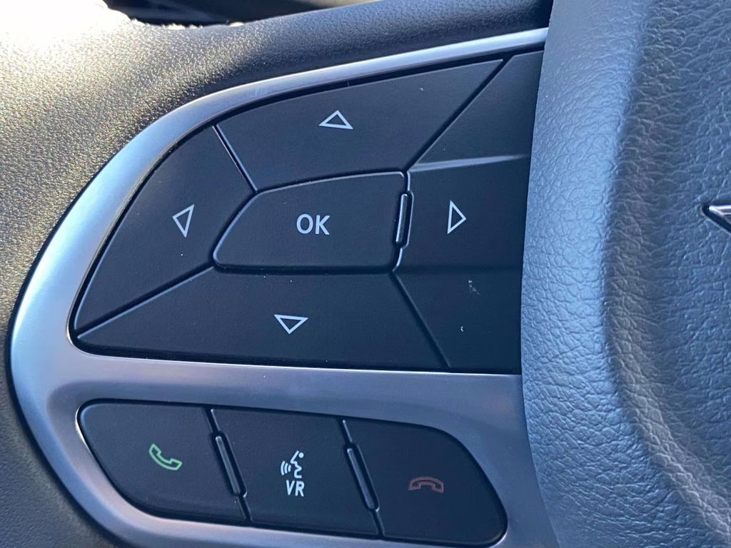 2026 Bright White Clearcoat Chrysler Pacifica Select FWD Van