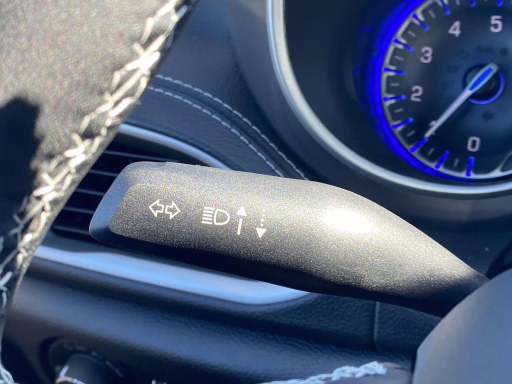 2026 Bright White Clearcoat Chrysler Pacifica Select FWD Van