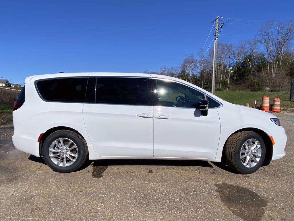2026 Bright White Clearcoat Chrysler Pacifica Select FWD Van