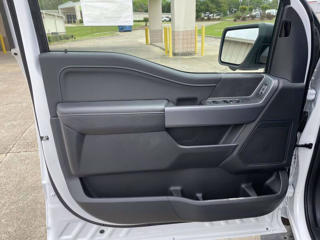 2026 Oxford White Ford F-150 XLT 4X4 Truck