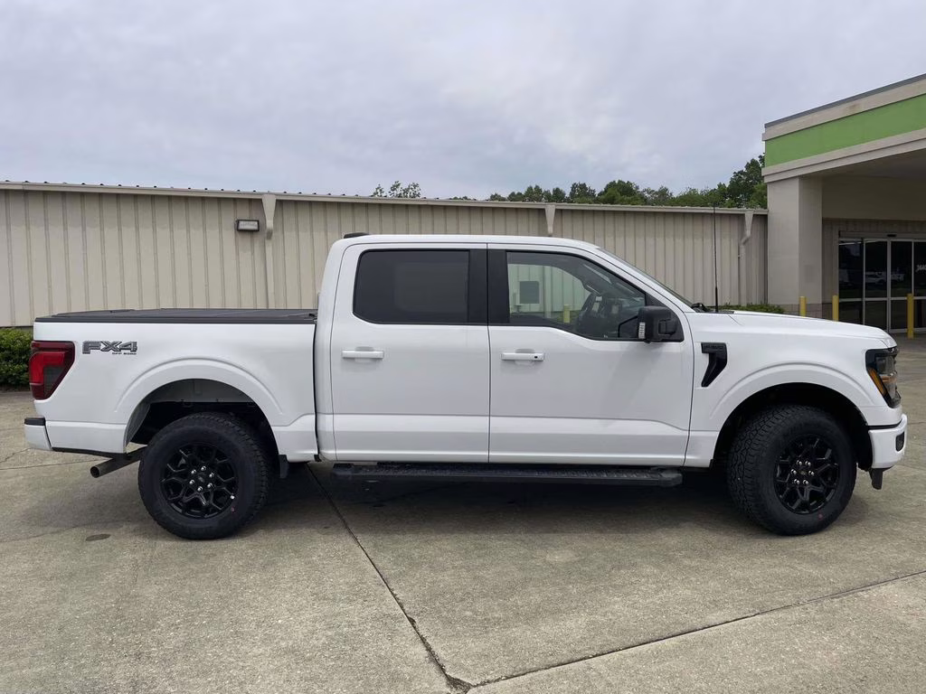 2026 Oxford White Ford F-150 XLT 4X4 Truck