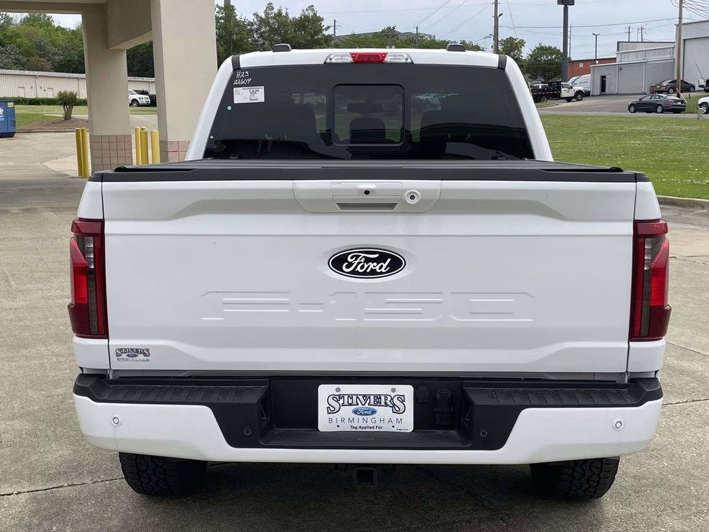 2026 Oxford White Ford F-150 XLT 4X4 Truck