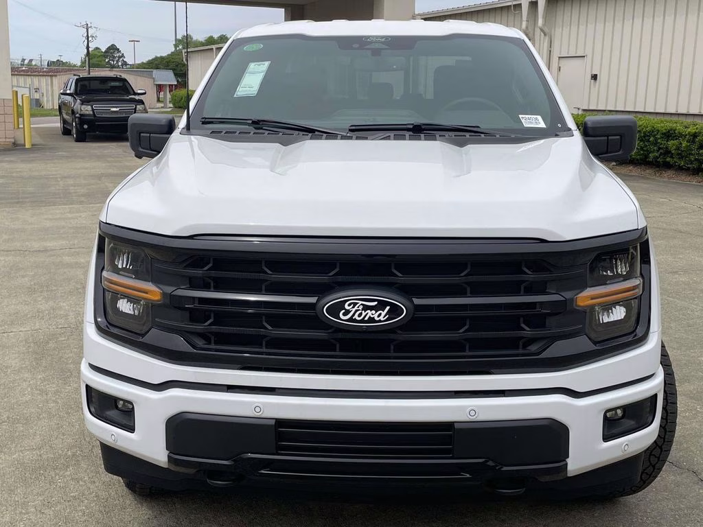 2026 Oxford White Ford F-150 XLT 4X4 Truck