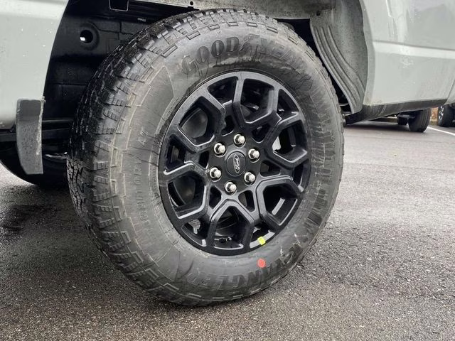 2026 Avalanche Ford F-150 XLT 4X4 Truck