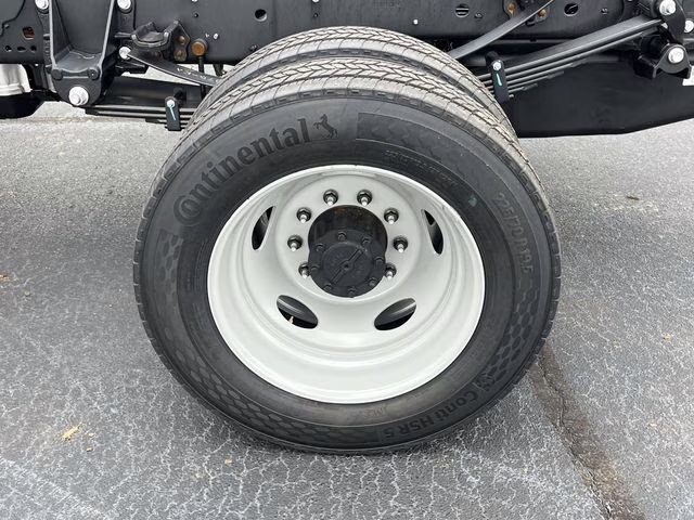 2026 Oxford White Ford Super Duty F-550 DRW XL 4X4 Chassis